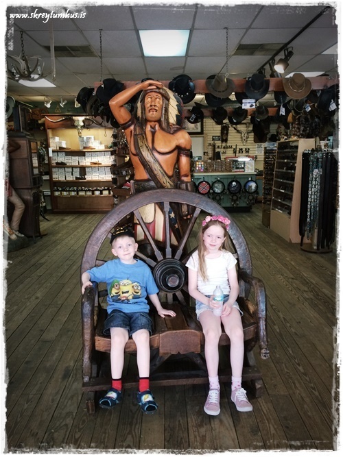 08-www.skreytumhus.is-007