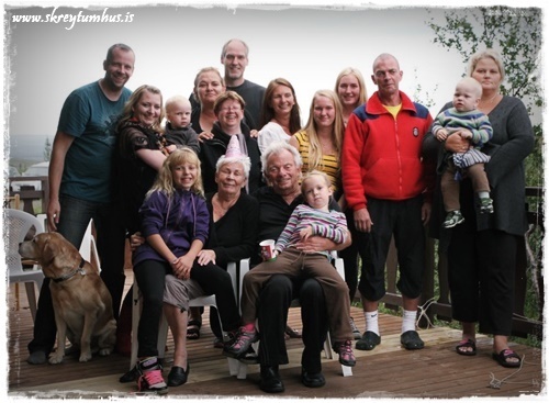 539511_4117793136488_2145774063_n